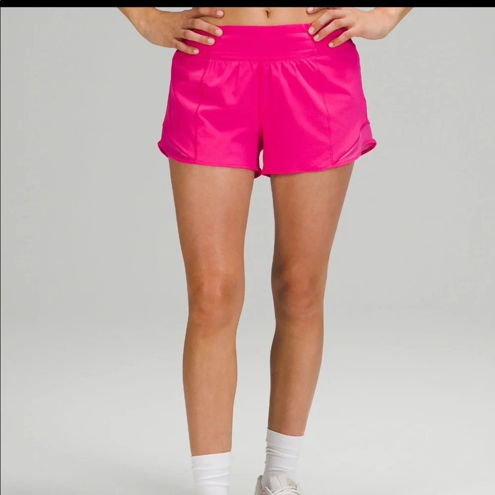 Lululemon Hotty Hot High Rise Short 2.5” - Picture 4 of 6